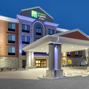 Holiday Inn Express & Suites Mitchell, An Ihg Hotel